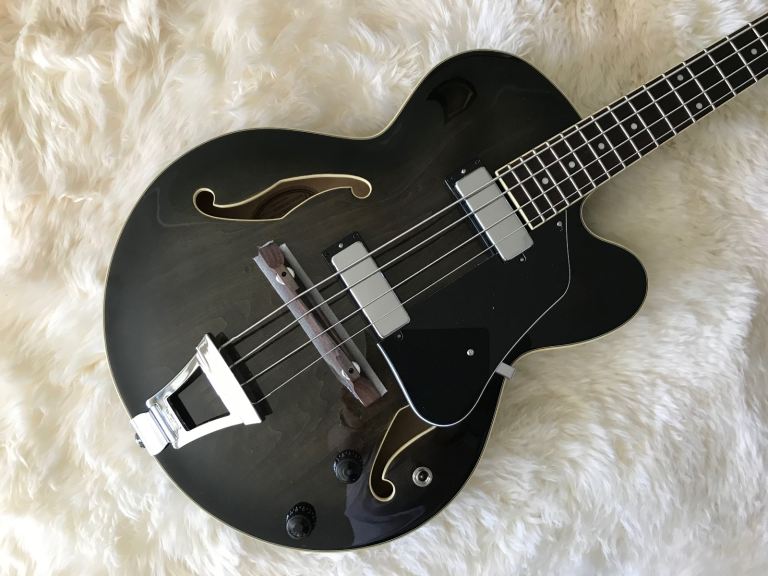 Ibanez AFB200 4 string Accoustic bass - Trans black sunburst, brand new condition 