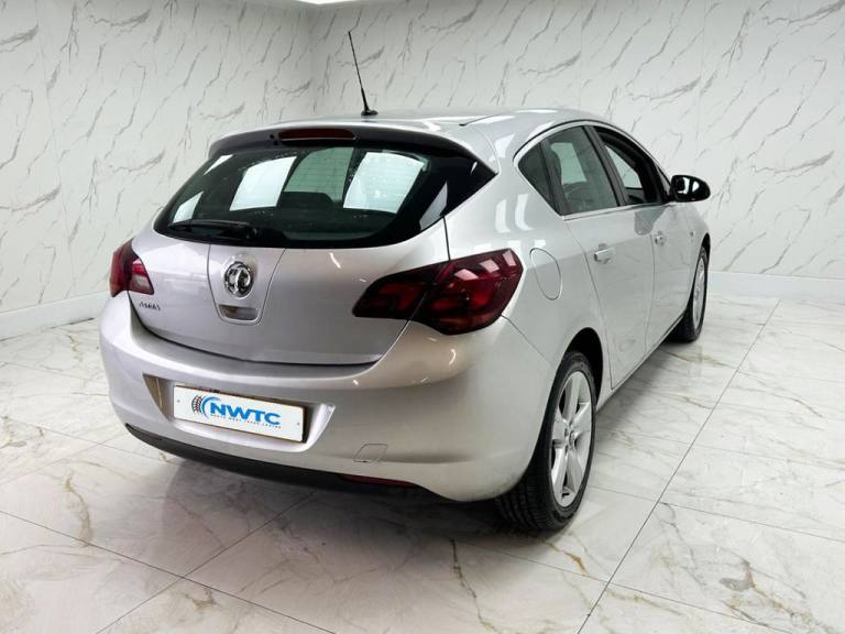 2012 Vauxhall Astra **MAKE US AN OFFER!!**1.4 16v SRi Hatchback 5dr Petrol Manual Euro 5 (100 p H...