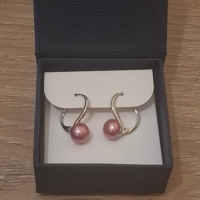 Lara pearl earings 
