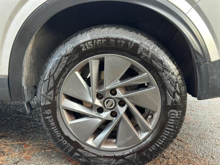 2022 Nissan Qashqai 1.3 DIG-T MHEV Acenta Premium XTRON Euro 6 (s/s) 5dr HATCHBACK Petrol/Electri...