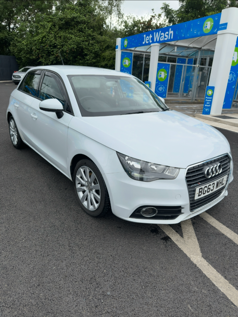Audi, A1, Hatchback, 2013, Manual, 1598 (cc), 5 doors