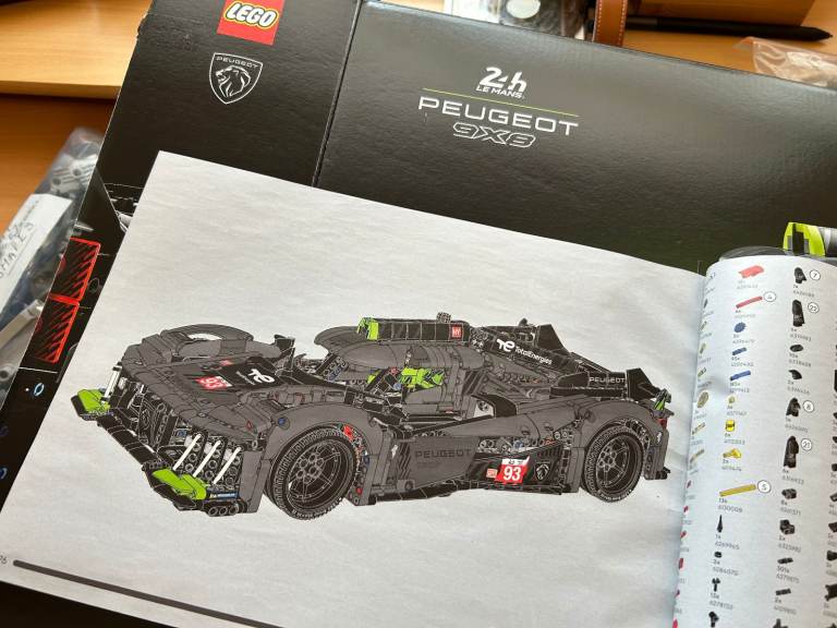Lego Peugeot Le Mans 9X8. model kit