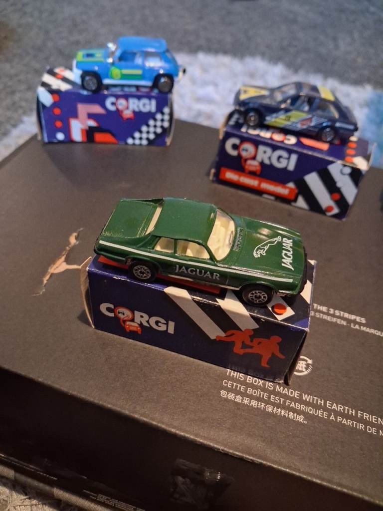 Small lot of Corgi cars & Lorry's 