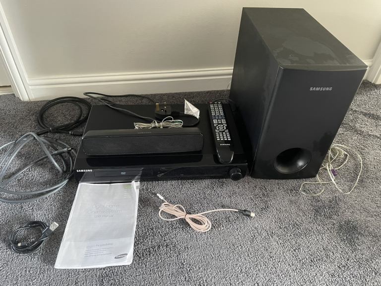 Samsung DVD/CD Player with Home Theatre System 