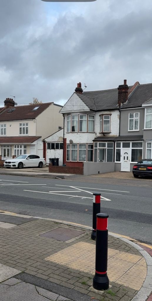 Shared Room – £375 per Person (Beehive Lane, Gants Hill/Ilford)