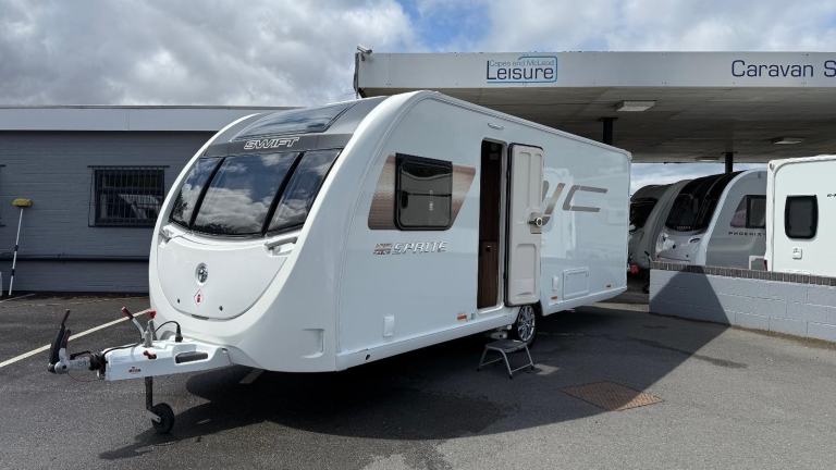 2022 Swift Sprite Major 4 SB Transverse Island Fixed Bed End Washroom