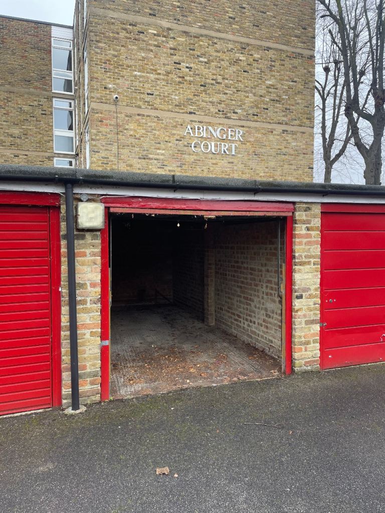 Lock up garage to let Ealing Broadway