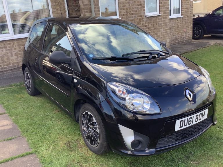 Black Renault, TWINGO PZAZ 3 DOOR Hatchback 2011 Manual, 1149 cc petrol 82k first or city car vgc