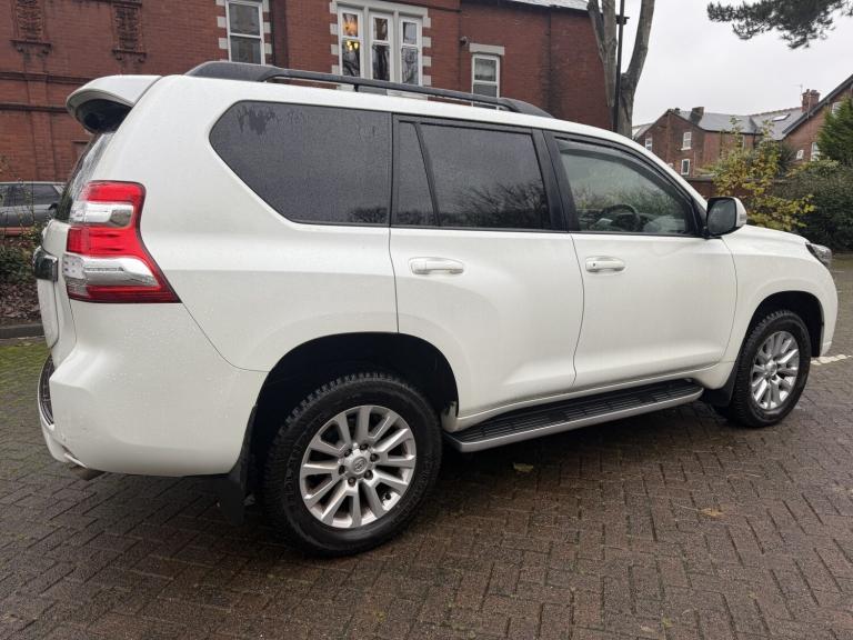 TOYOTA LAND CRUISER 2.8 D Icon 2016