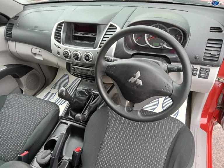 MITSUBISHI L200 2.5 DI-D Trojan Red Manual Diesel 2011
