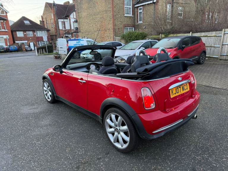Mini cooper convertible 1.6 petrol ulez free MOT until Jan 2027