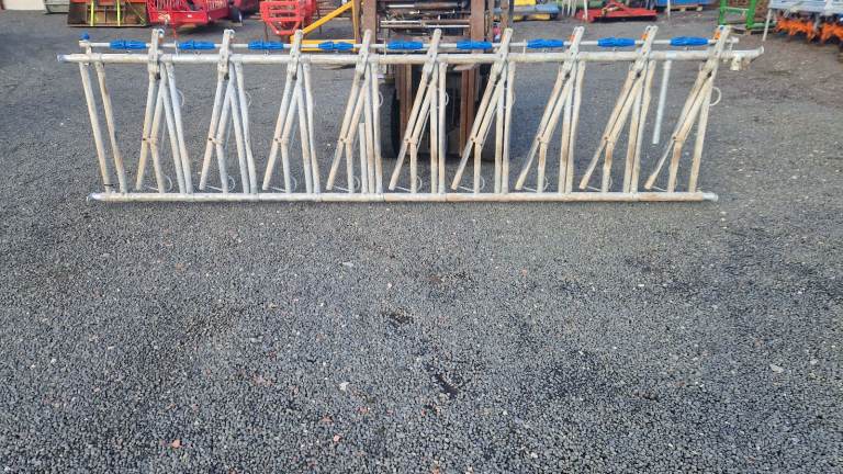 Cattle cow galvanised self locking head yoke feed barrier farm livestock tractor 