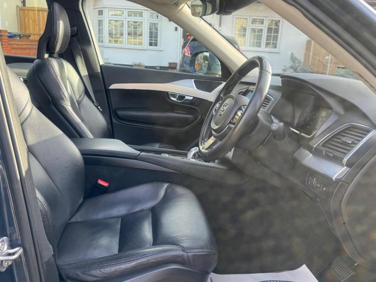 2017 Volvo XC90 2.0 T8 Hybrid Momentum Pro 5dr Geartronic ESTATE PETROL/ELECTRIC Automatic