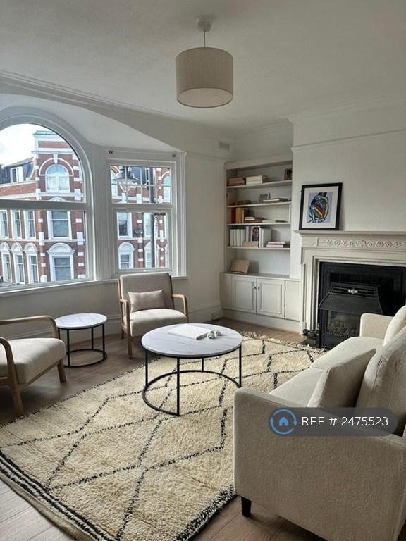 2 bedroom flat in Muswell Hill Broadway, London, N10 (2 bed) (#2475523)