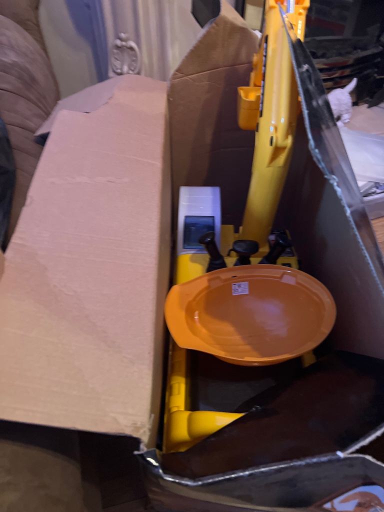 Boys excavator/digger toy