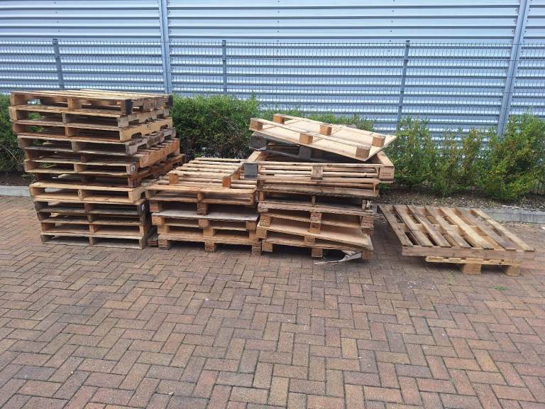**FREE SCRAP WOODEN PALLETS** COLLECTION DETAISL IN AD
