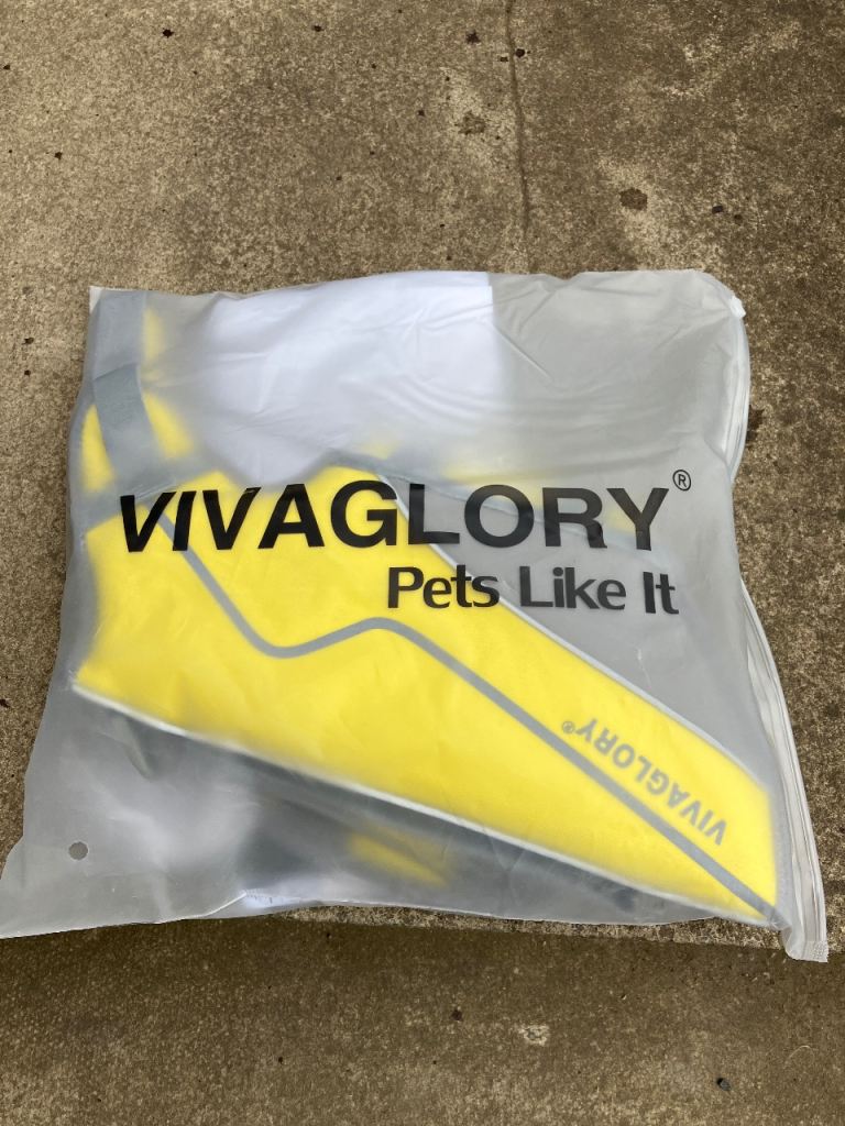 Vivaglory dog life jacket. New in bag