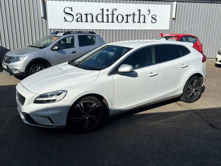 2018 Volvo V40 2.0 T3 GPF R-Design Pro Hatchback 5dr Petrol Manual Euro 6 (s/s) (152 ps) Hatchbac...