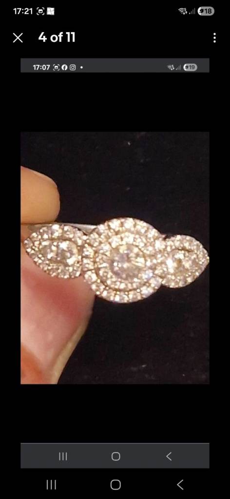 Beautiful diamond, trilogy, cluster ring on platinum. 
