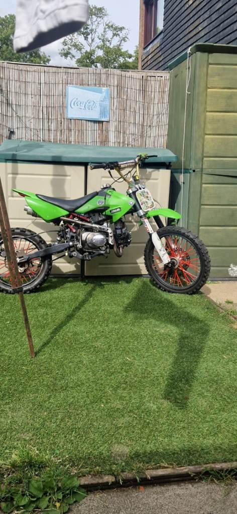 Pit bike 