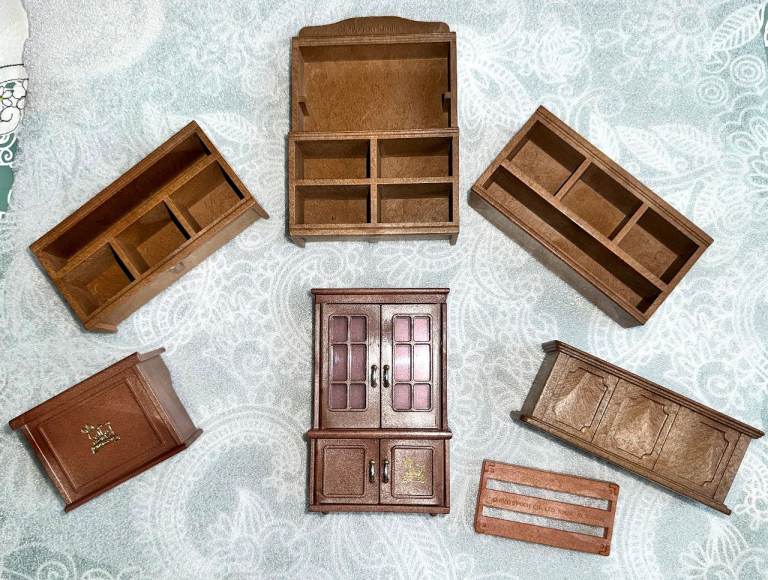 SYLVANIAN FAMILIES FURNITURE
