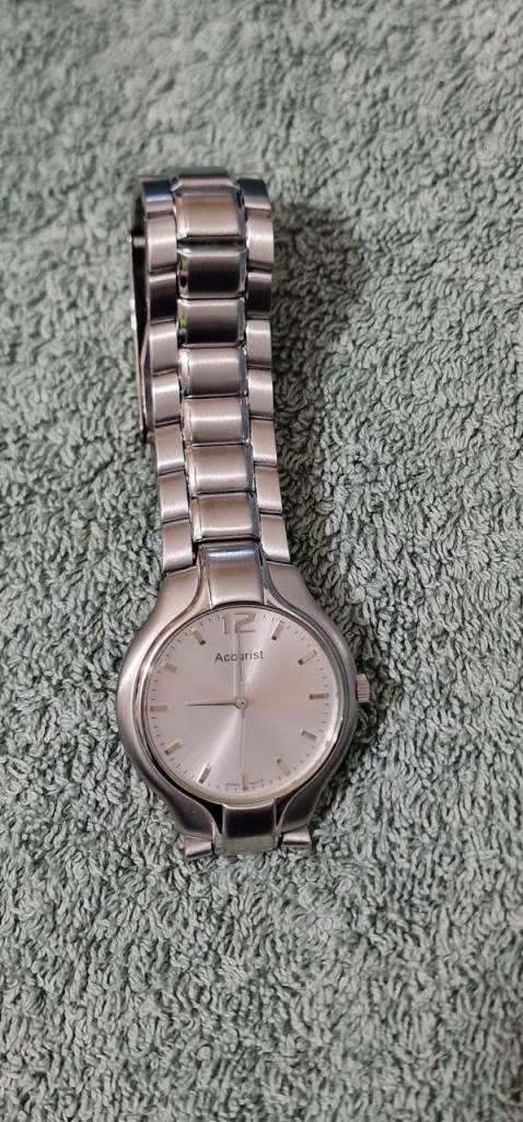 Accurist Mens Watch  - MB074S Silver Tone - Stainless Steel - White Face/dial 