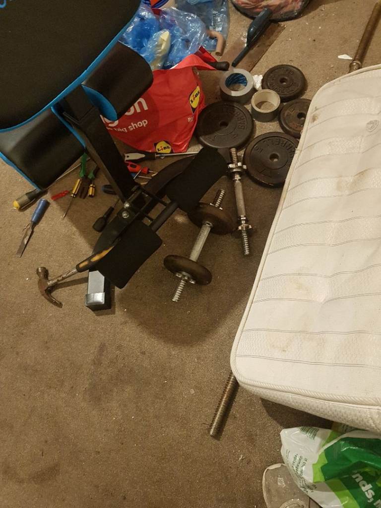 Weights bench and dumbbell 