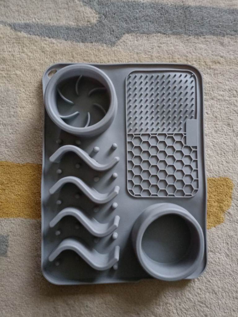 Pet Dog (or Cat) Interactive Licky / Snuffle Mat