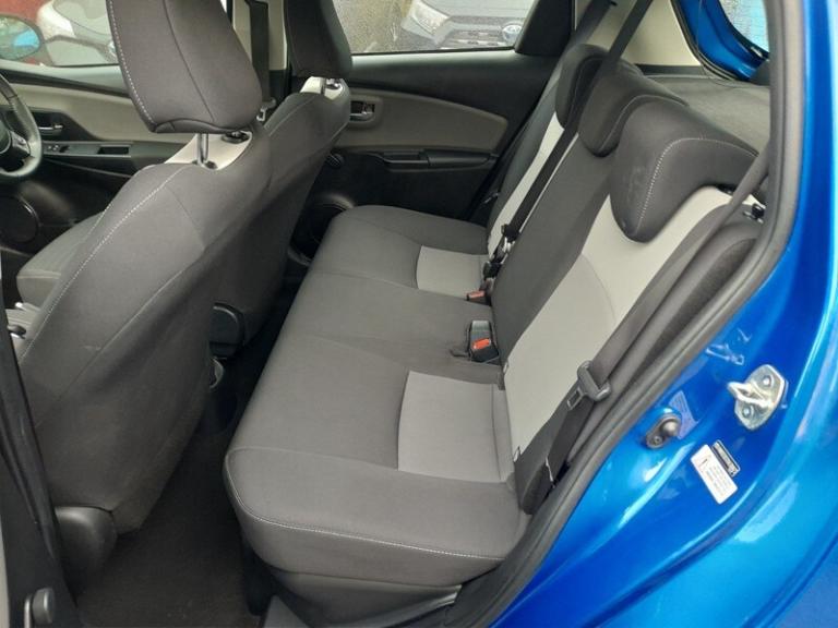 Toyota Yaris VVT-I ICON TECH +nav + camera, AUTO, 2 OWNERS, BLUE