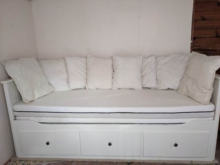 IKEA Hemnes Daybed - makes double bed expanded - with 2 Afjall mattresses and all cushions