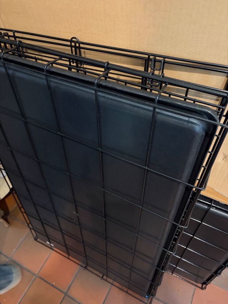 Folding dog crate x 2 (med/lg)