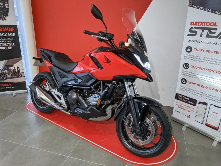 2025 HONDA NC 750X DCT RED ONE OWNER SUPERB BIKE