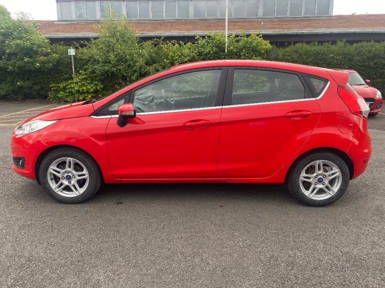FORD FIESTA  1.0t  ZETEC  2013  5 DOOR 5 SPEED IN VGC  NEW BELTS NEW SERIVICE NEW MOT FSH