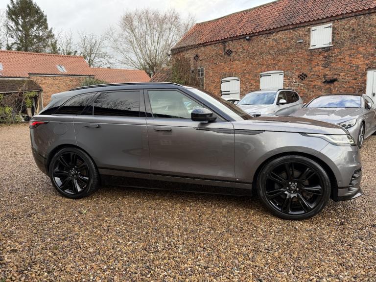 LAND ROVER RANGE ROVER VELAR 3.0 D300 R-Dynamic HSE 2019