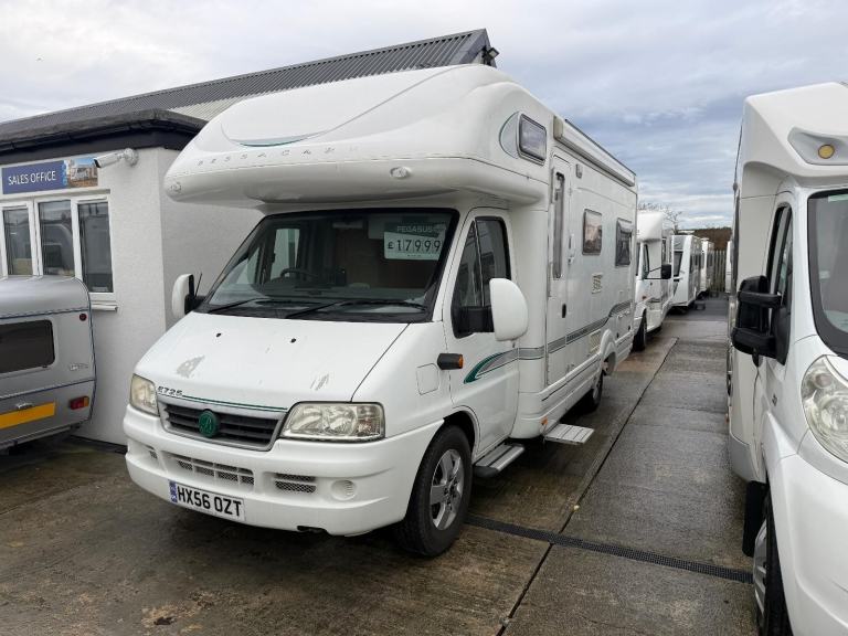 Bessacarr E725 Overcab Double Rear Lounge 