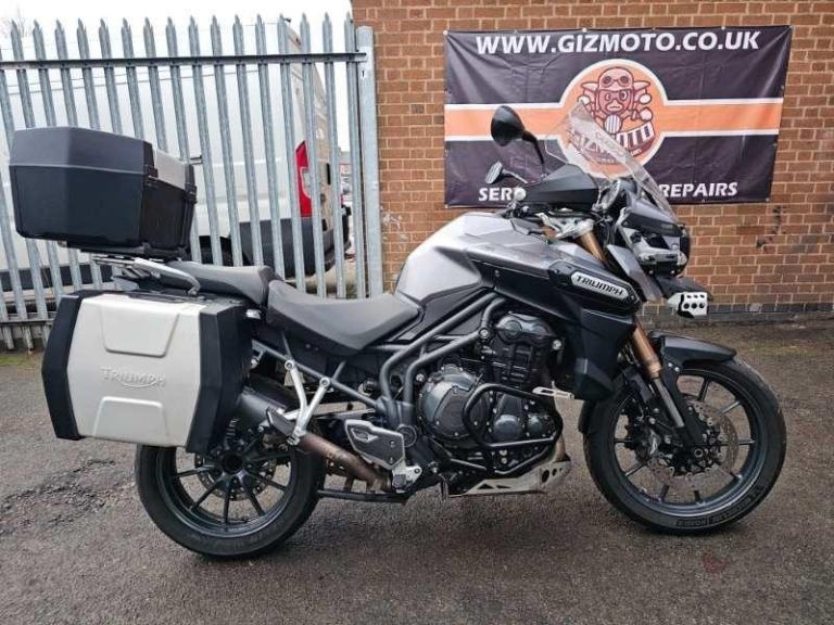 Triumph Tiger 1200 Explorer '2012' Luggage-Cruise control-Engine bars-2 Keys
