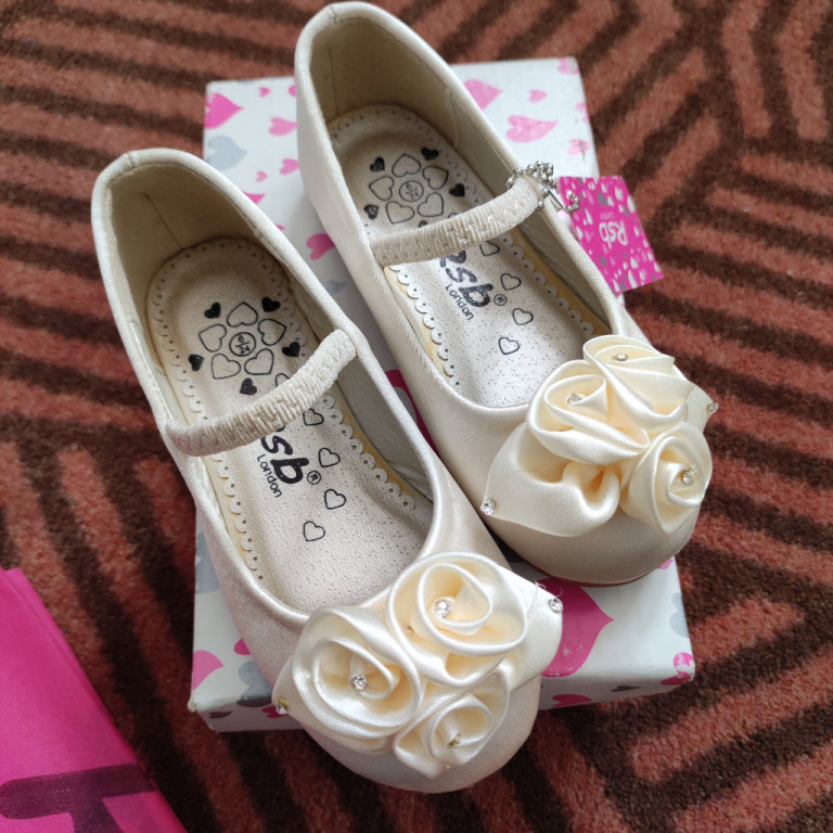 New Girls Shoes UK6 Eu24 Ivory RsB London Party Wedding Silky 3D Front Rose