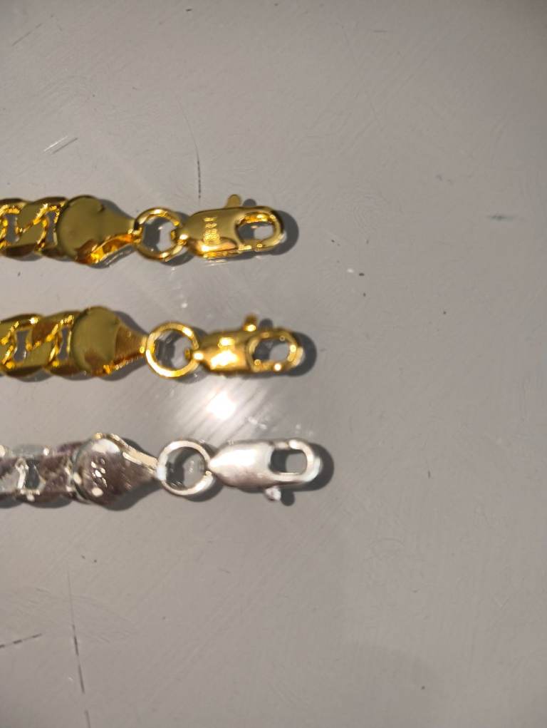 Bracelets 