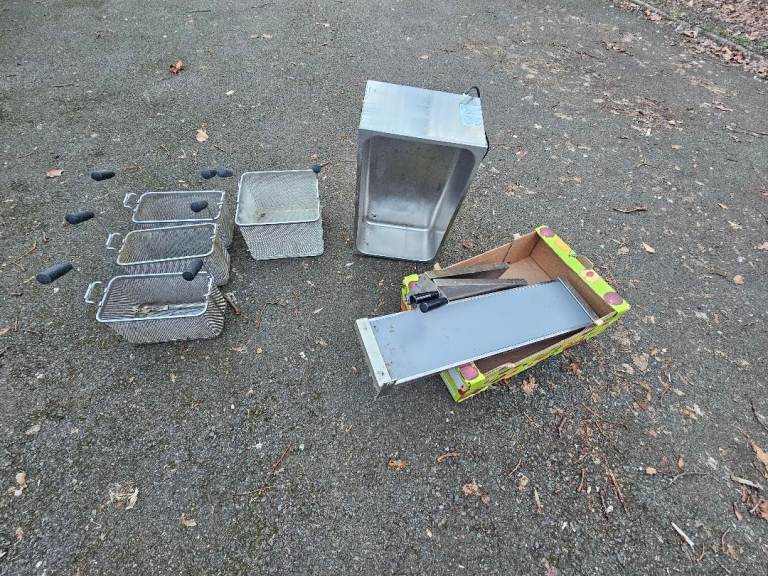 Commercial deep fryer 