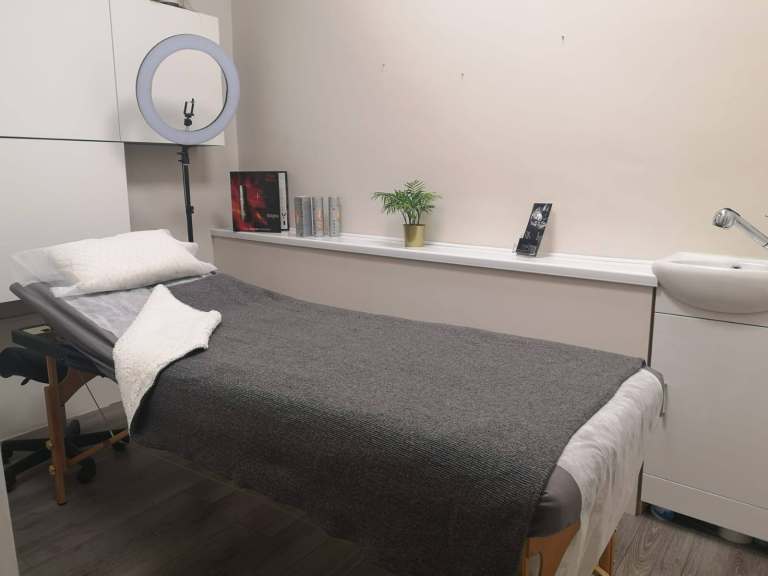 Beauty room to let New Cross Deptford
