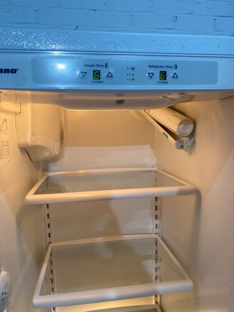 FREE DELIVERY Beautiful Amana Plumb In With Icemaker Fridge Freezer