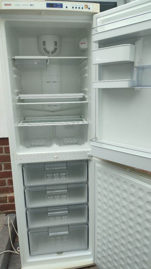 Bosch White Fridge Freezer 