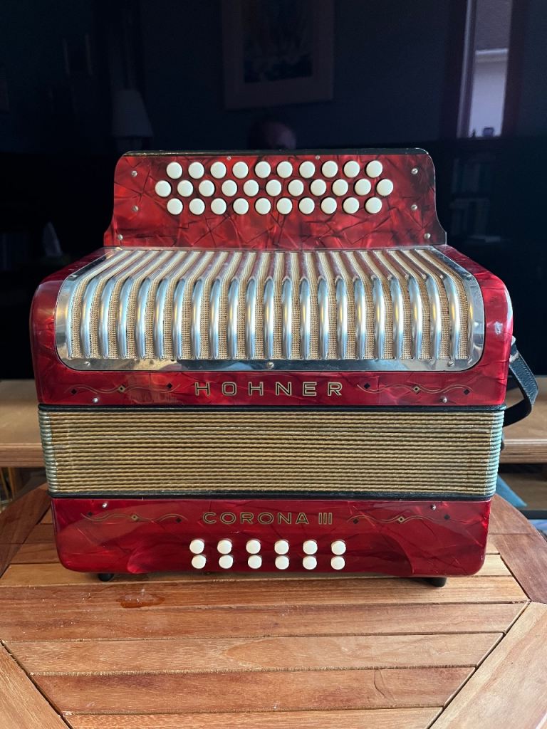 Hohner Corona III