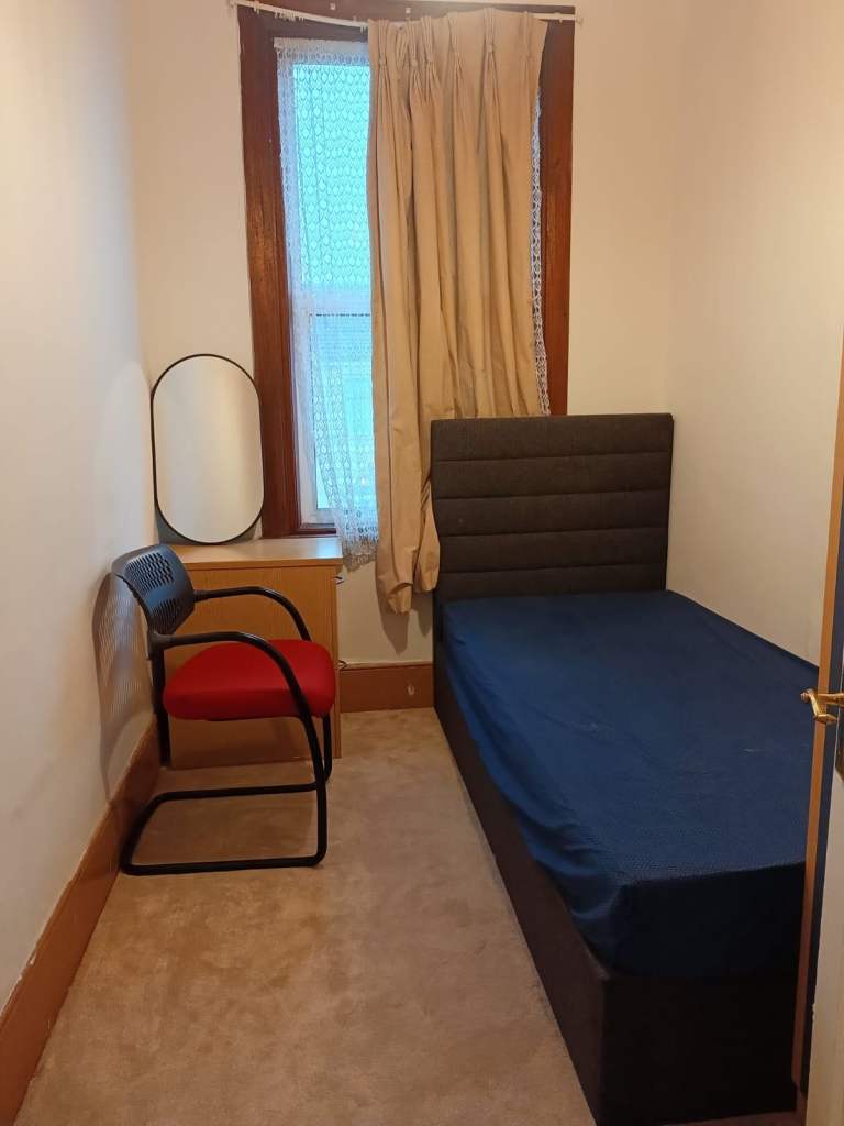SINGLE ROOM FOR RENT