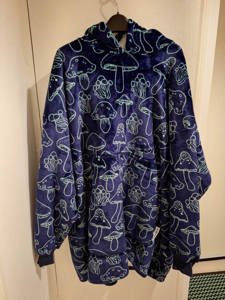 Warm hoodie indoor jumper blanket