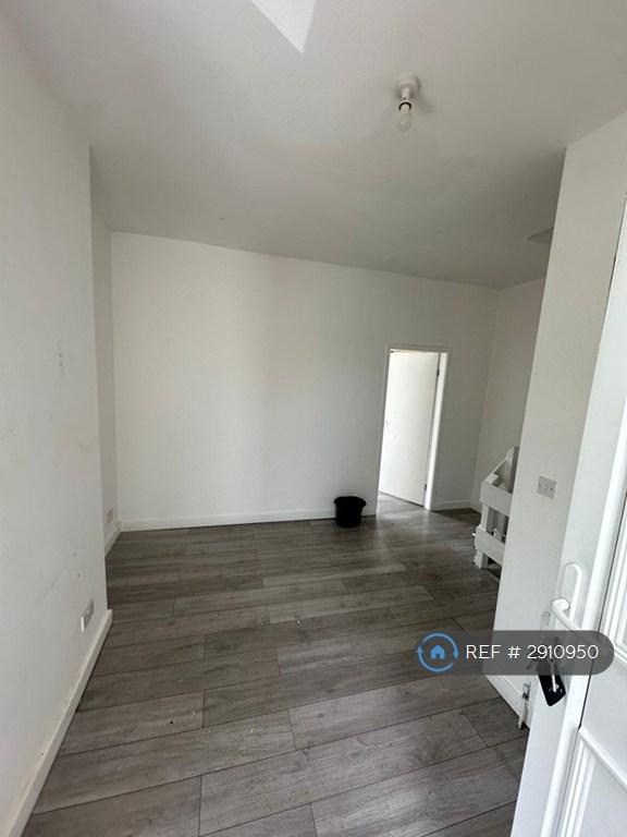 2 bedroom flat in Clifton St, Middlesbrough, TS1 (2 bed) (#2910950)