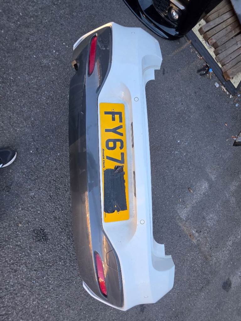 BMW 1 SERIES F20 F21 LCI M SPORT REAR BACK BUMPER WHITE SENSORS BREAKING PARTS 