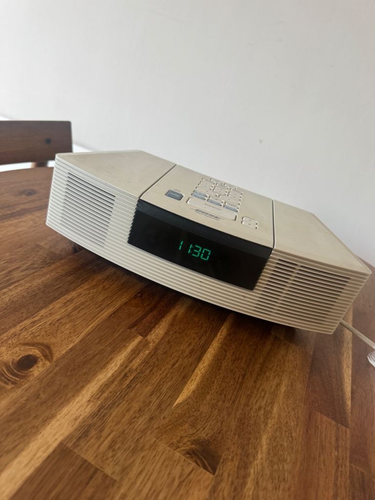 Bose Wave Radio/CD Player – Beige, Good Condition
