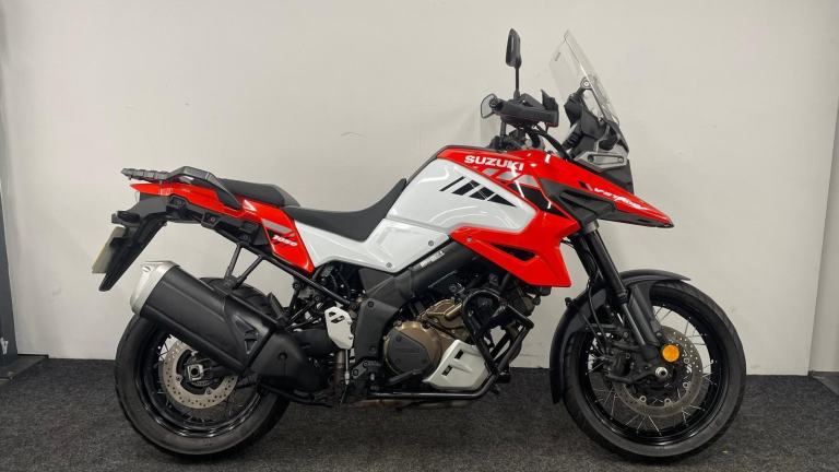 SUZUKI VSTROM 1050 ** LOW MILEAGE - ENGINE BARS - 12 MONTH MOT **