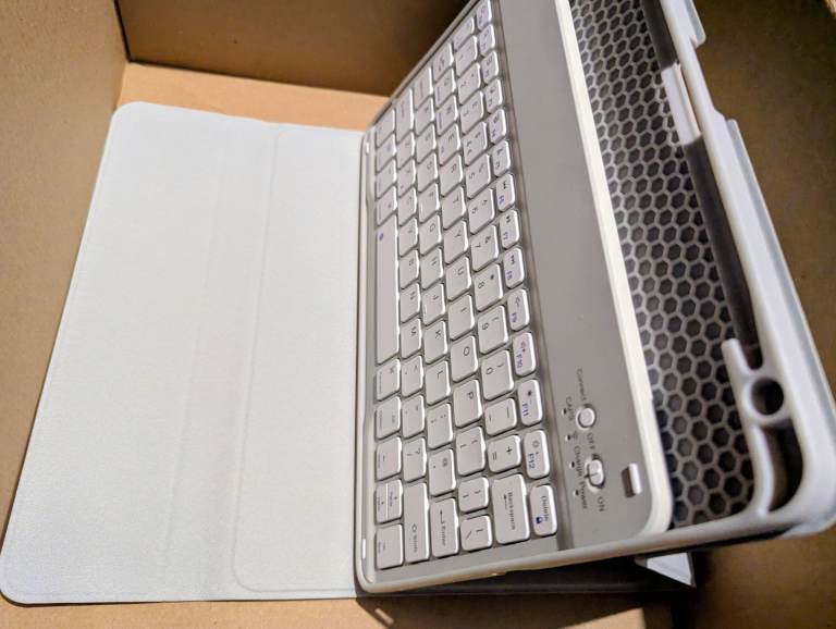 Wireless Keyboard Case – Ultra-Portable Laptop Style